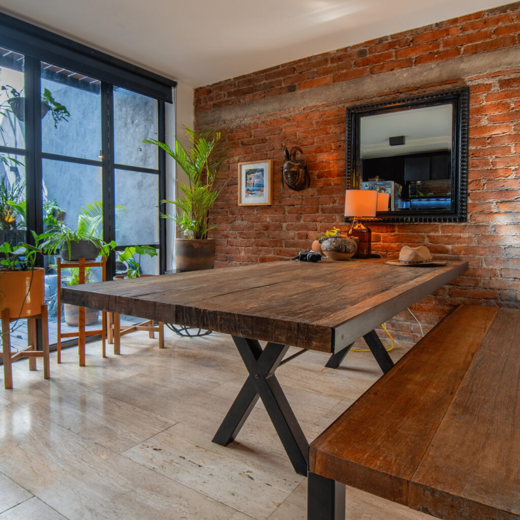 $20,700,000 MXN En Venta
    
        
    


    
        
            Hab: 3
        
        
            Baños: 4
        
        
            120 m²