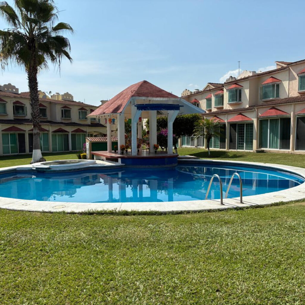 $ 2,500,000 MXN 
    
        
    


    
        
            Hab: 3
        
        
            Baños: 3
        
        
            166 m²