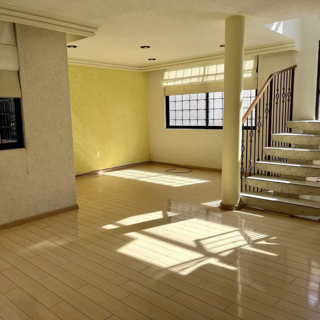 $35,000 MXN En Renta
    
        
    


    
        
            Hab: 3
        
        
            Baños: 2
        
        
            267 m²